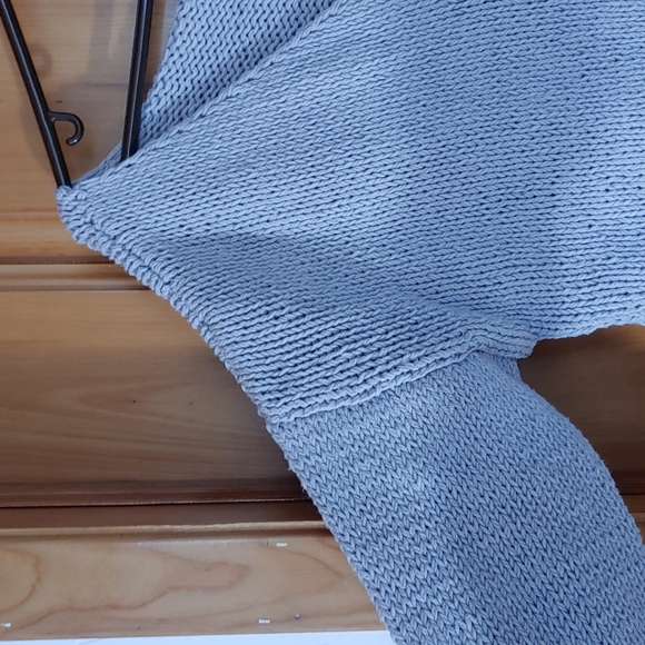 Deep V neck reversible cotton knitted jumper - Picture 2 of 5